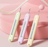 2-in-1 sewing gadget – Practical needle threader and seam ripper