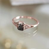 MemoraRing | Preserve Your Cherished Memories in Style