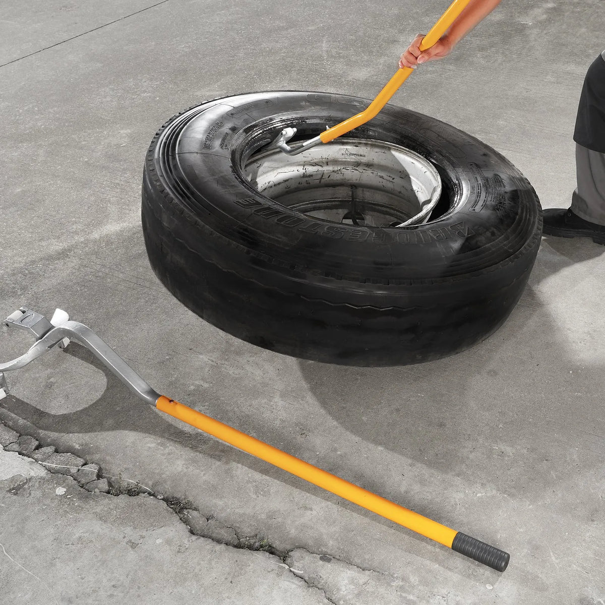 TireEase™ Heavy-Duty Truck Tire Changer Mount & Demount Tool