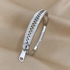 Zip Hand Charming Bracelet