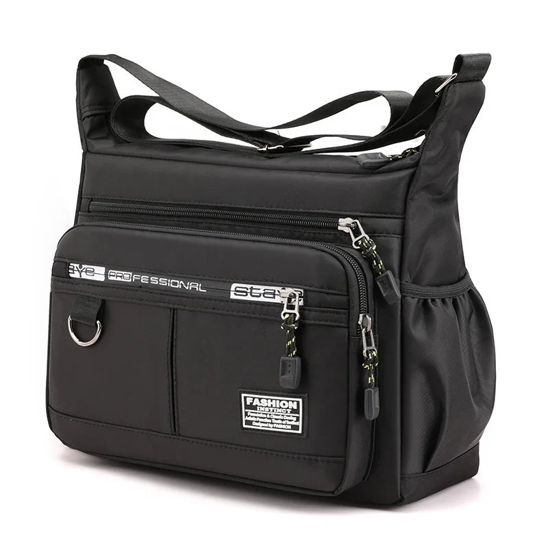 Bag with large casual capacity