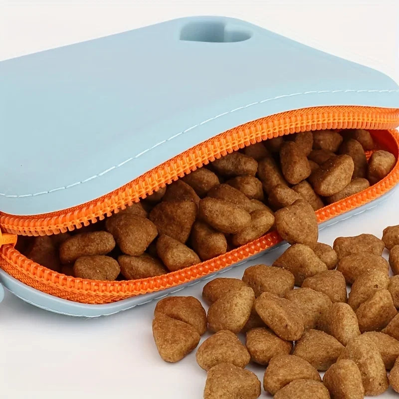 1pc Silicone Dog Treat Bag Pet Snack Bag Travel Portable Training Pet Walking Bag Pet Accessories