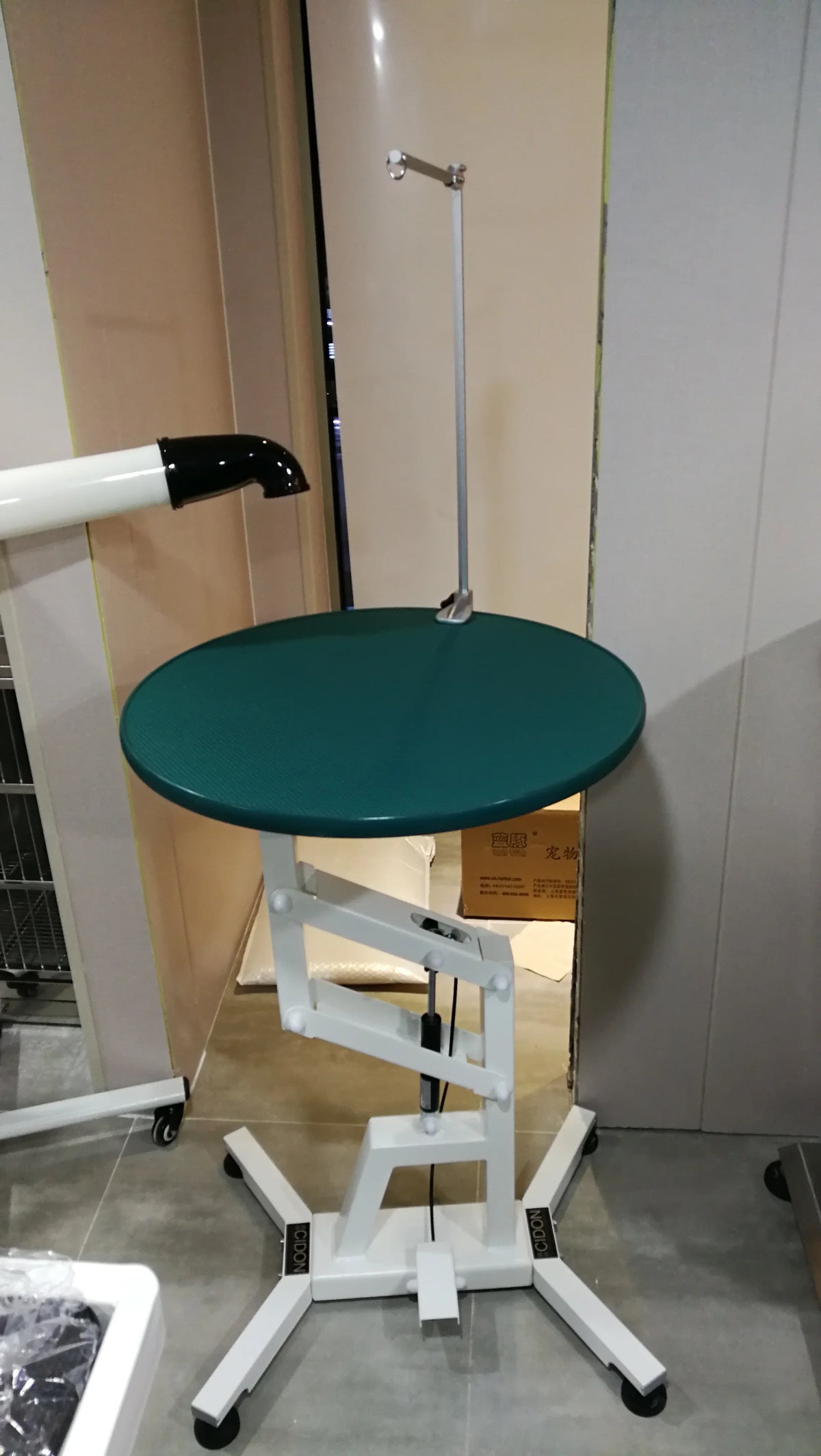 Pet Teddy Dogs and Cats Beauty Modeling Pneumatic Lifting Rotating round Table Beauty Table Cosmetic Table