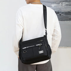 Bag with large casual capacity