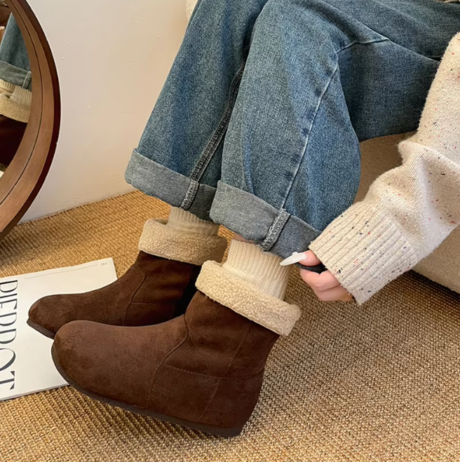 Stay Warm and Stylish with Winter Warm Plush Women Snow Boots