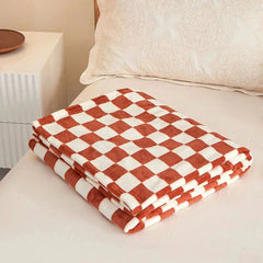 Classic Checkerboard Throw Blanket – Plush 100% Polyester Sofa Cover for Warmth and Comfort