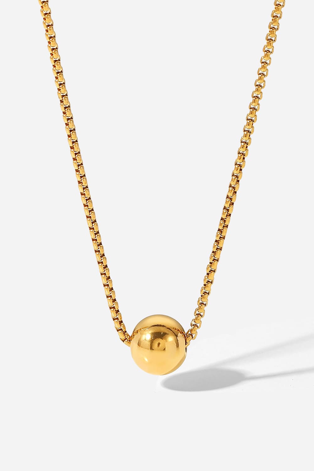 18K Gold-Plated Round Shape Pendant Necklace Trendsi