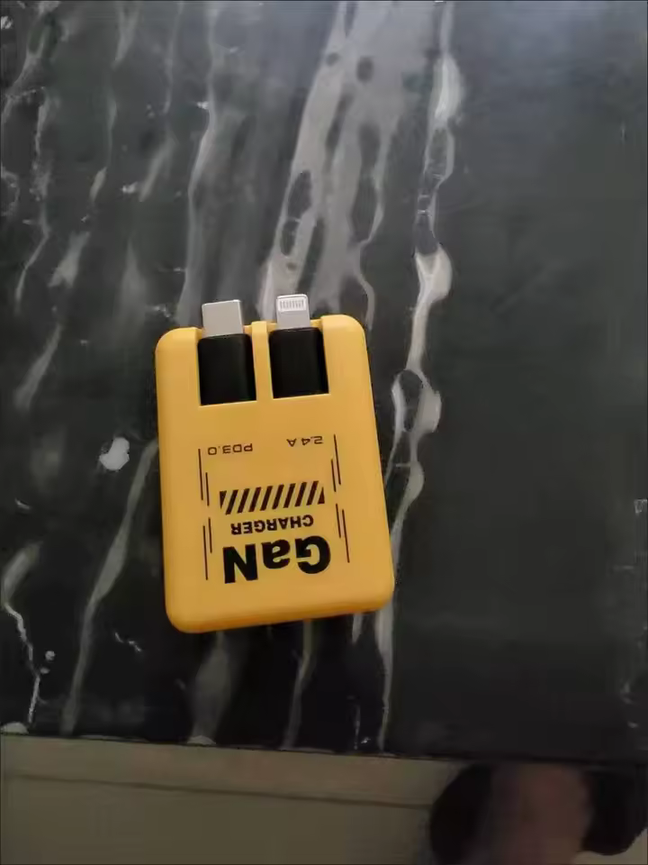 Charges phone and laptop reliably