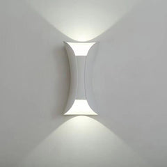 Outdoor Waterproof LED Wall Light – Durable Aluminum Fixture for Garden and Patio