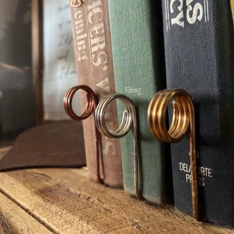 ReadEase – Handy Ring Book Holder
