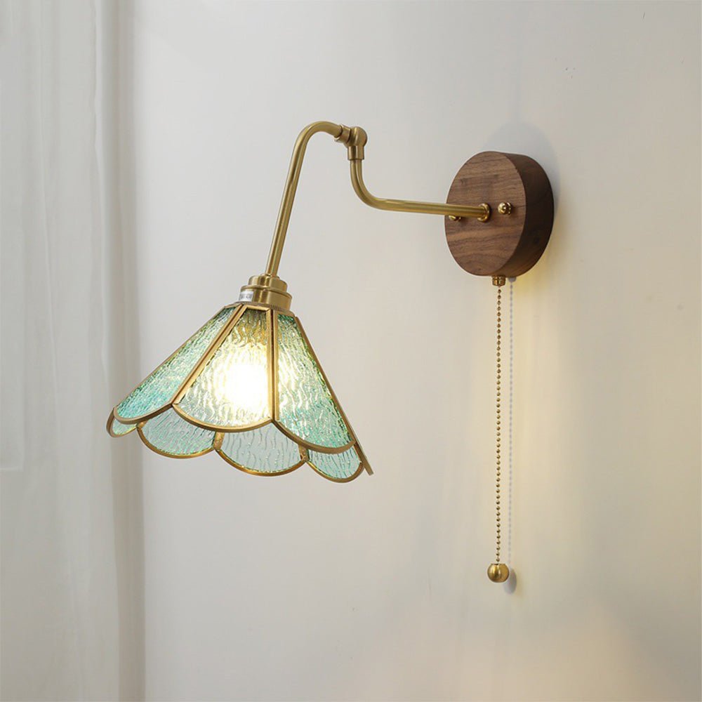 Vintage Brass Wall Light Sconce with Glass Shade – Elegant Indoor Fixture for Living Room and Bedroom