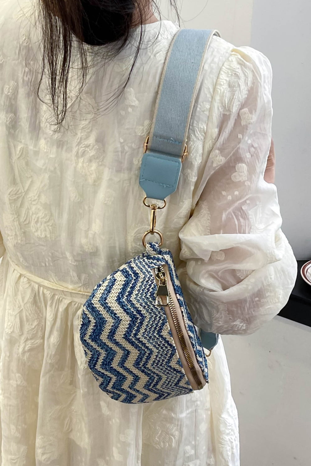 Chevron Straw Sling Bag dylinoshop