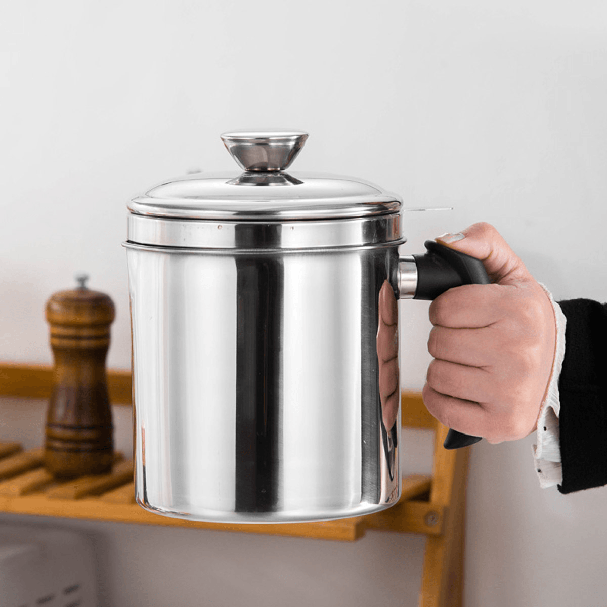 1.3L / 1.8L Stainless Steel Oil Filter Dripping Container Grease Strainer Pot Oil Strainer Kitchen Restaurant Oil Dispenser dylinoshop