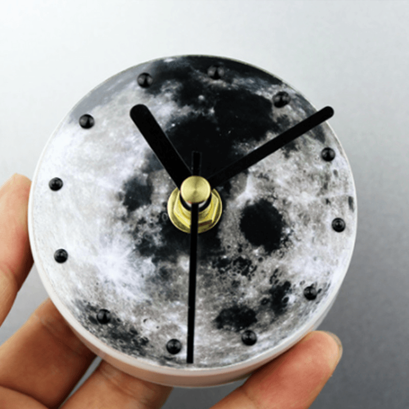 Fashionable Creative Universe Planet Moon Pattern Fridge Magnet Clock Waterproof Sucker Moon Refrigerator Wall Clock Moon Refrigerator Fashionable Creative Universe Planet Moon Wall Clock Home Decor MRSLM