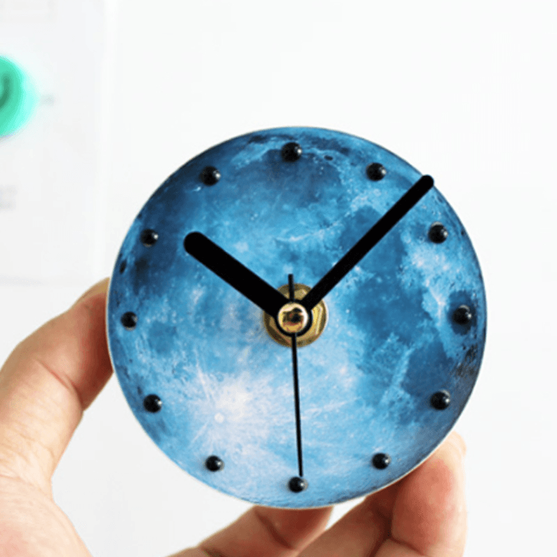 Fashionable Creative Universe Planet Moon Pattern Fridge Magnet Clock Waterproof Sucker Moon Refrigerator Wall Clock Moon Refrigerator Fashionable Creative Universe Planet Moon Wall Clock Home Decor MRSLM