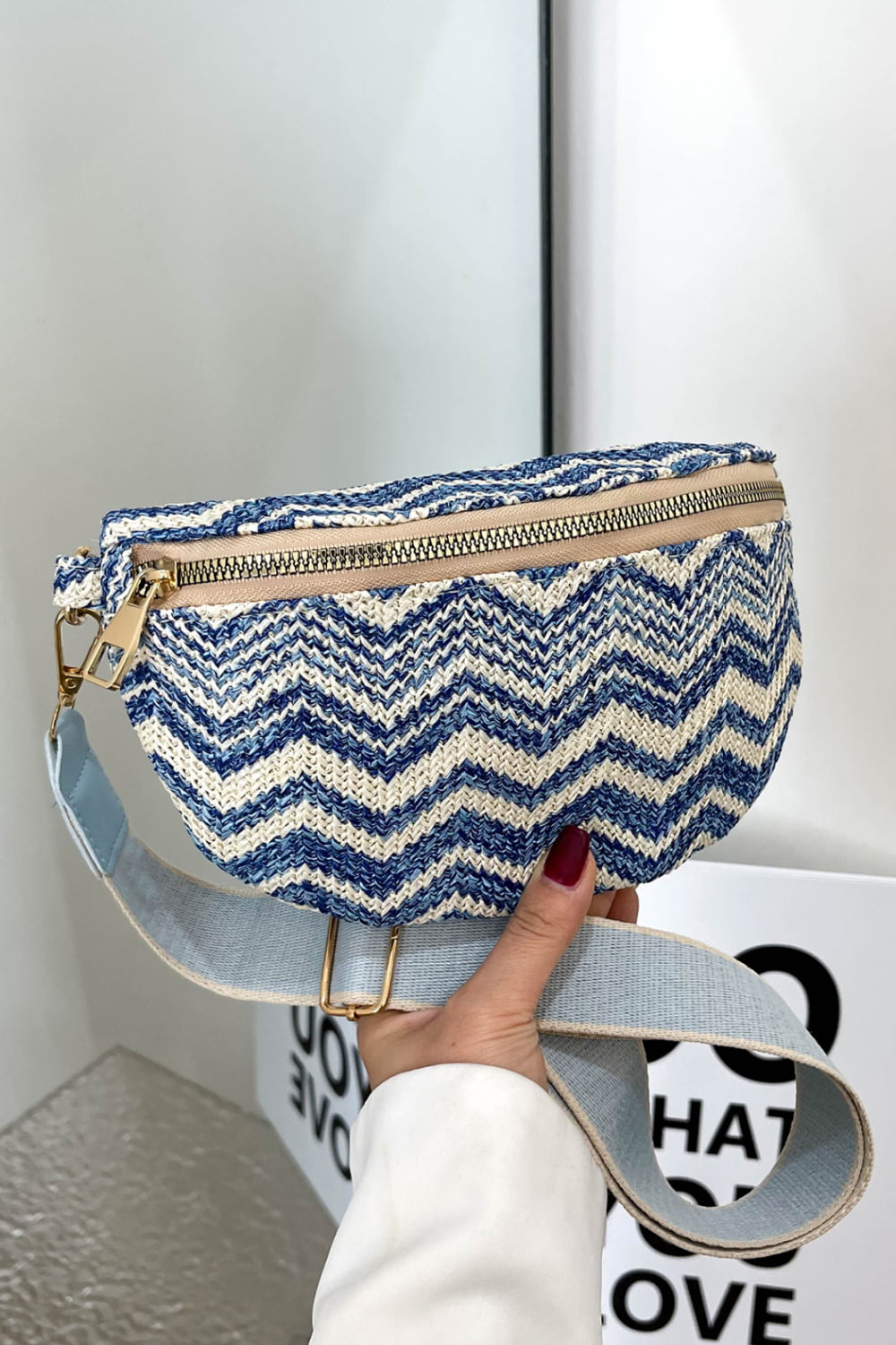 Chevron Straw Sling Bag dylinoshop