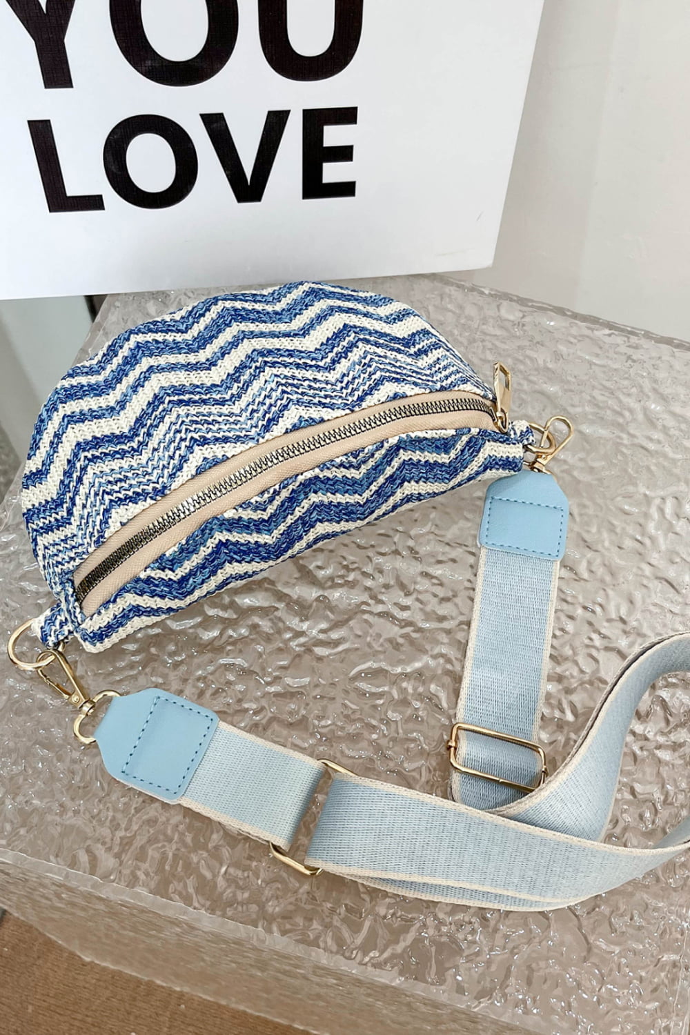 Chevron Straw Sling Bag dylinoshop