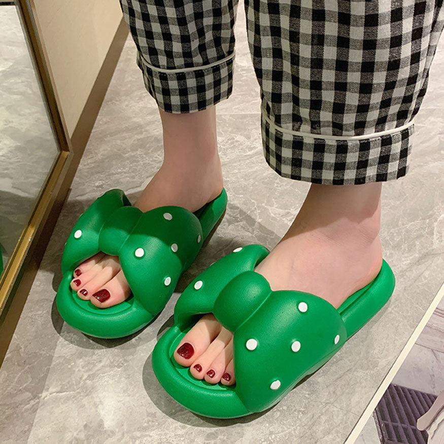 Polka Dot Bow Shaped Slides dylioshop