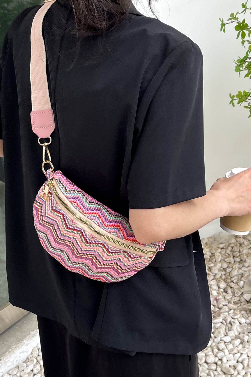 Chevron Straw Sling Bag dylinoshop