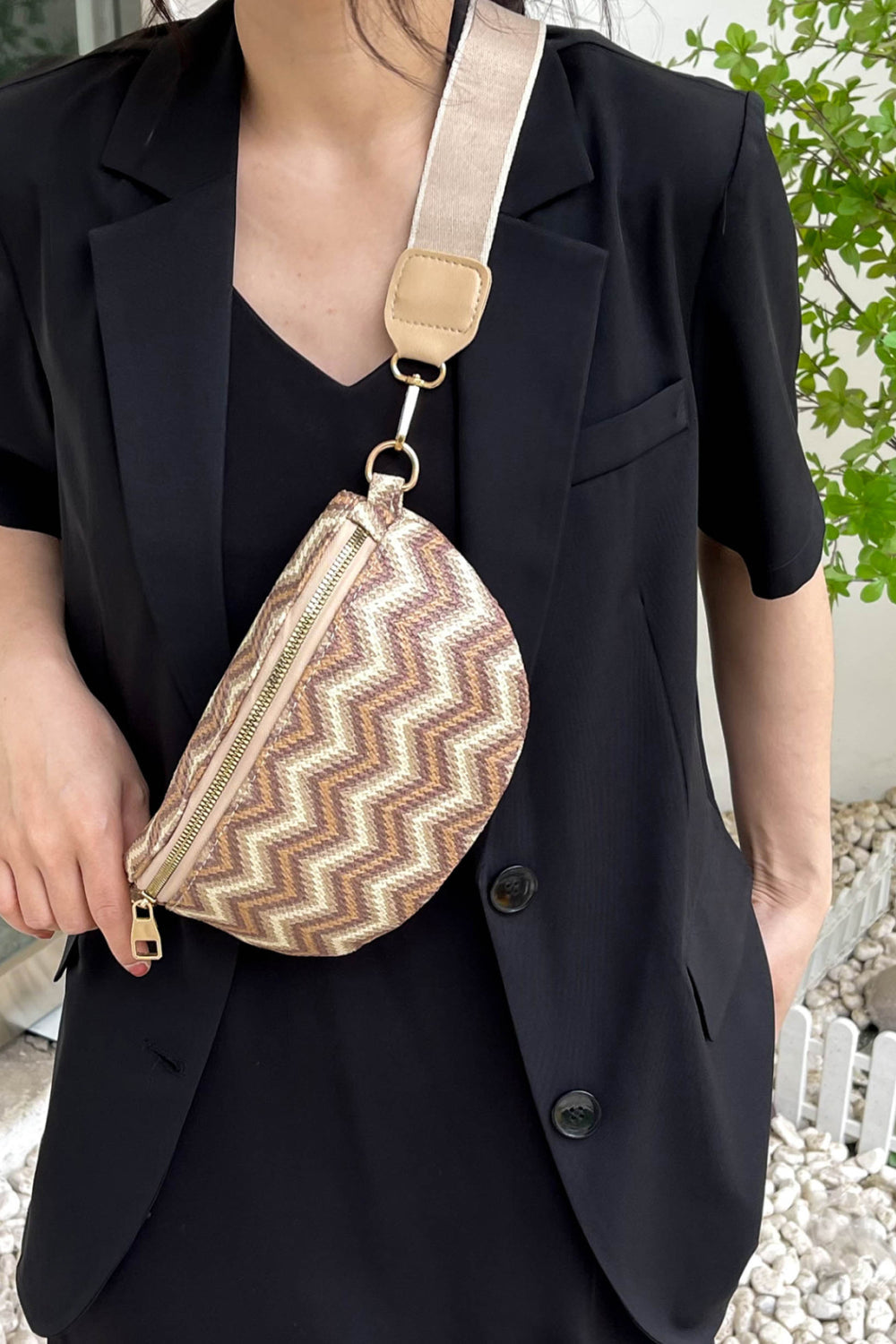 Chevron Straw Sling Bag dylinoshop