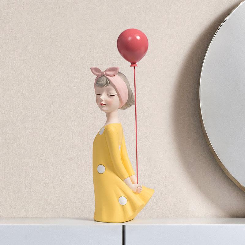 Retro Style Girl With Balloons Feajoy