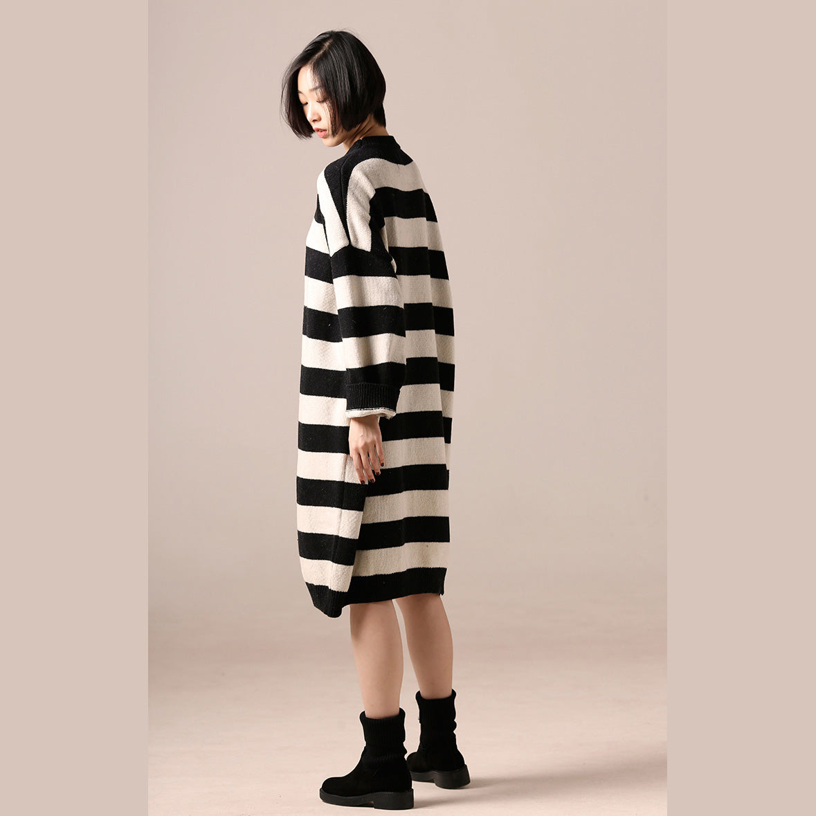 Elegant black white Woolen Coats Women trendy plus size medium length coat side open o neck spring woolen outwear NSD181213