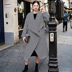 Fine black white Plaid Winter coat oversize pockets long coat Fine Notched trench coat TCT181016