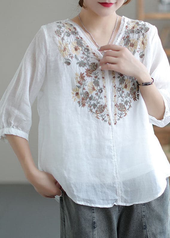 Women White V Neck Embroideried Linen Blouse Tops Half Sleeve GK-HTP220509