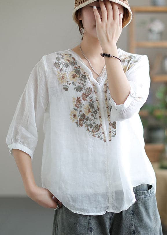 Women White V Neck Embroideried Linen Blouse Tops Half Sleeve GK-HTP220509