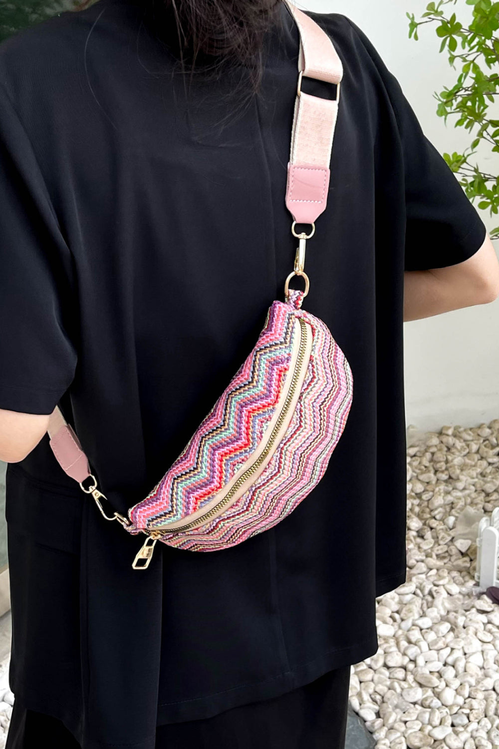 Chevron Straw Sling Bag dylinoshop