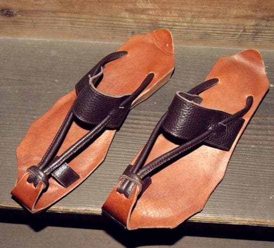 Curved Retro Leather Sandals dylinoshop