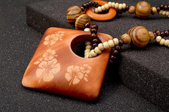 Geometric Floral Wood Necklace dylinoshop