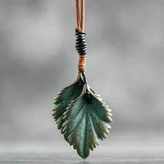 Green Leaf Necklace dylinoshop