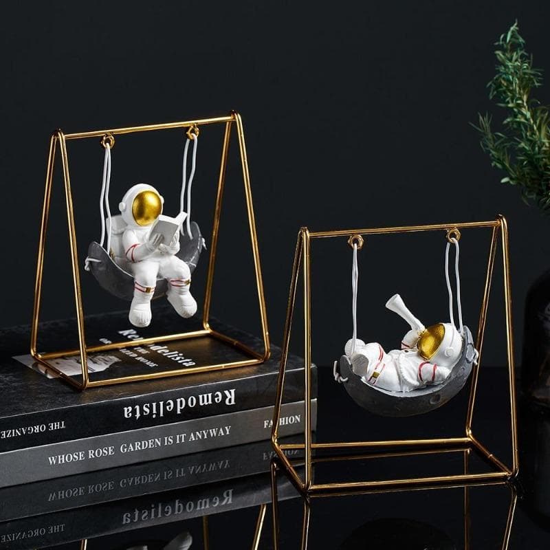 Astronaut Sculpture dylinoshop