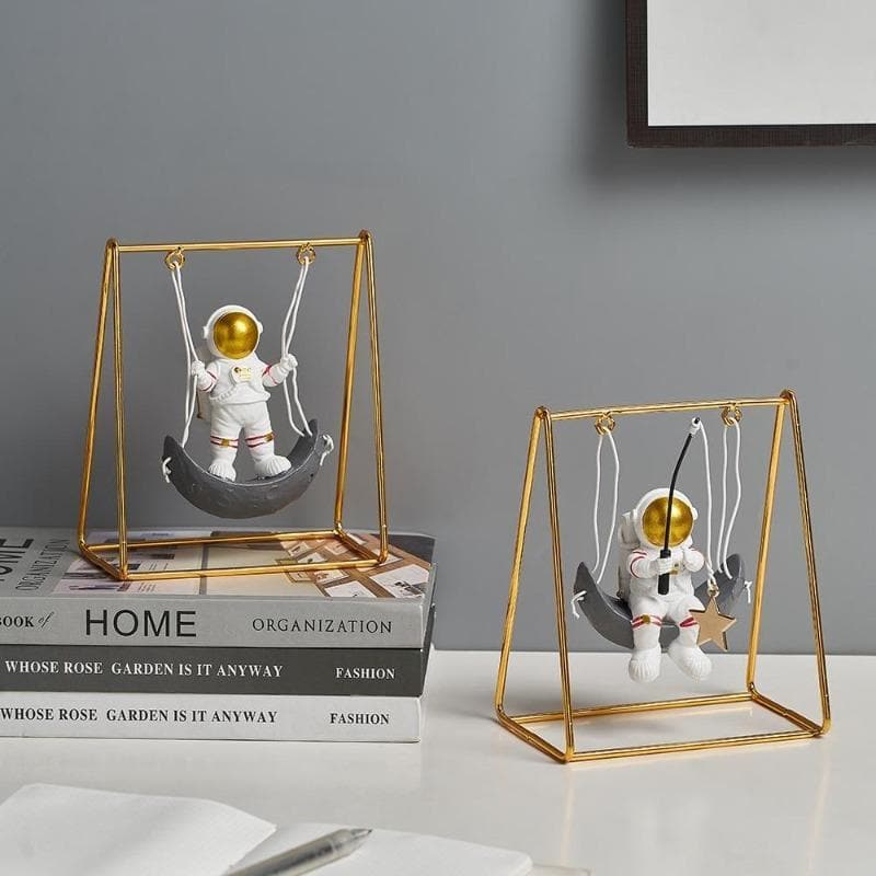 Astronaut Sculpture dylinoshop