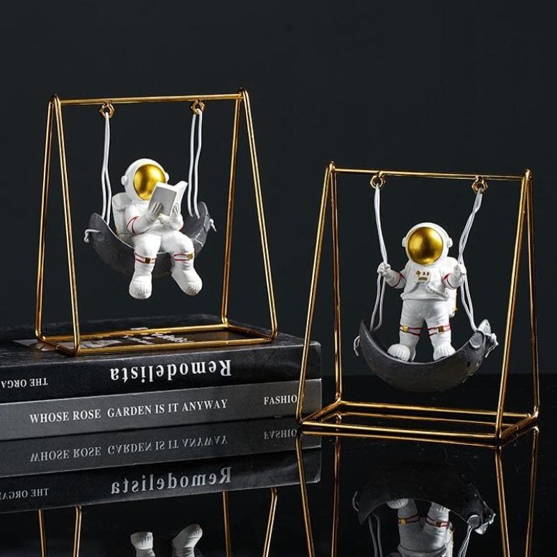 Astronaut Sculpture dylinoshop